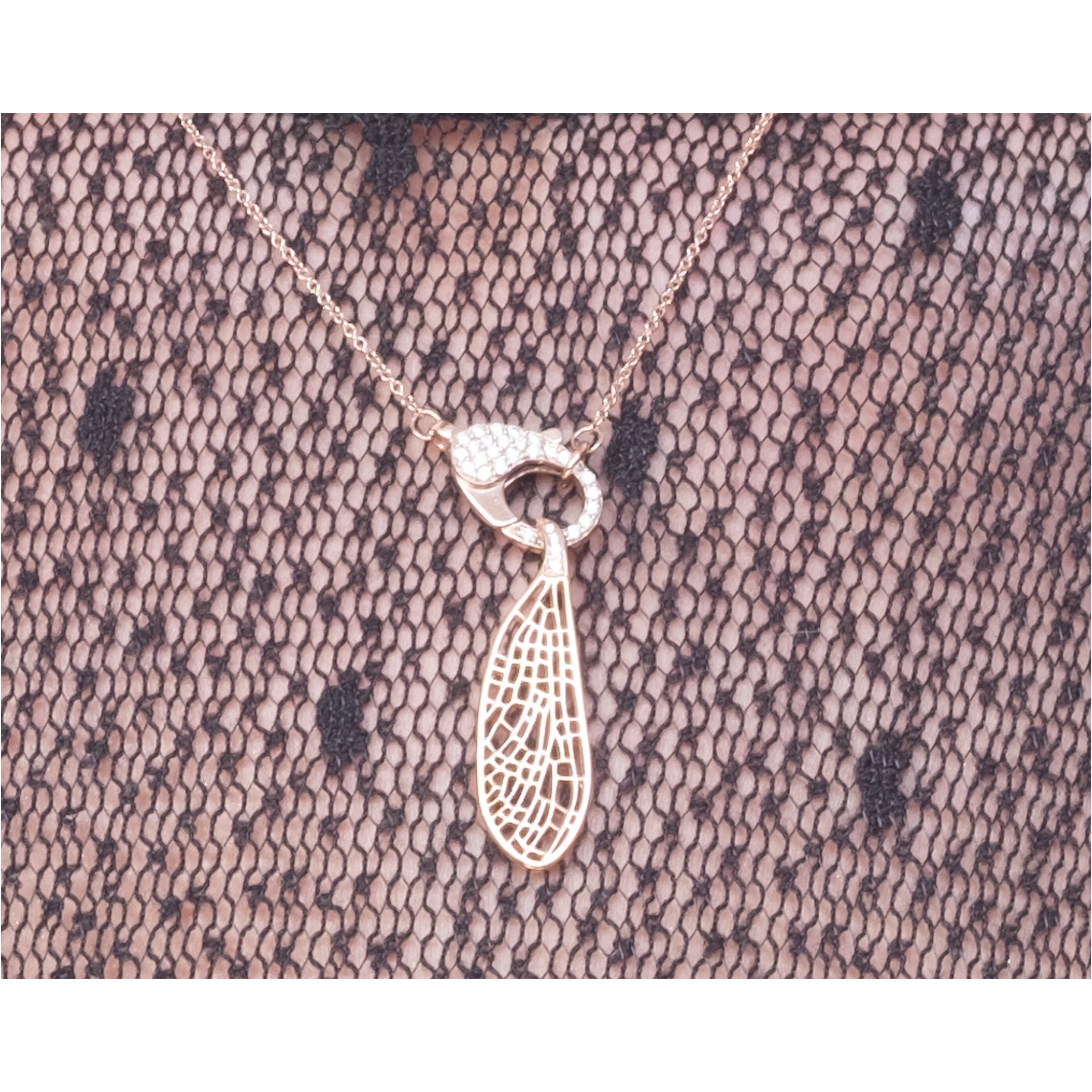 18ct dragonfly wing pendant