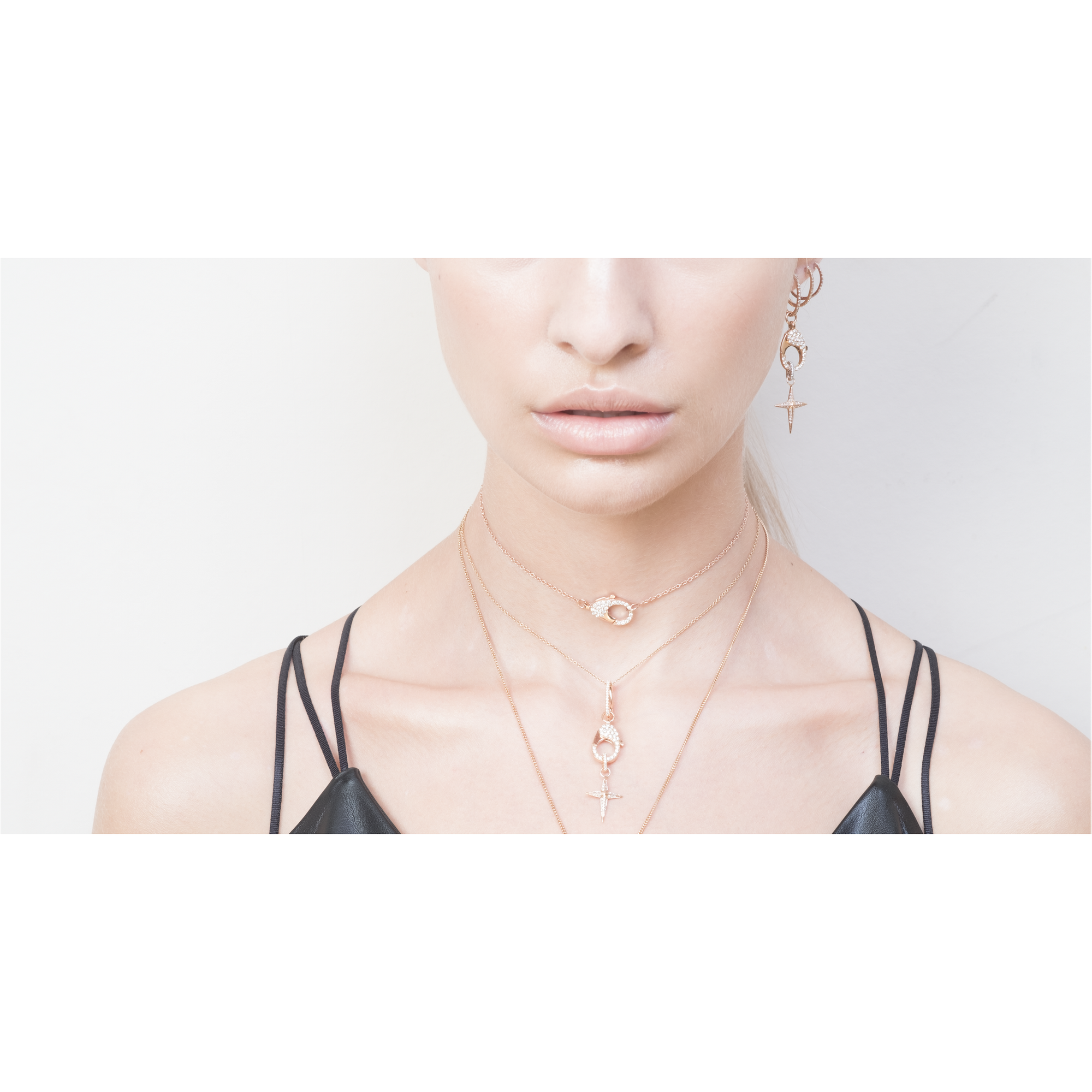18ct clasp pendant earring ensemble